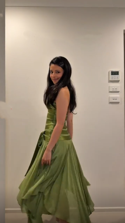 Classy Halter V Neck Green Satin Chiffon Mermaid Long Party Dress Evening Dress D4392