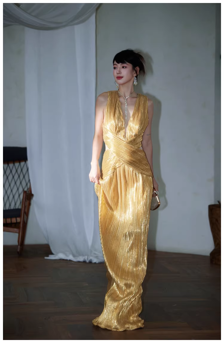 Gorgeous V Neck Gold Satin Pleated Long Evening Dress 19th Birthday Outfits D2438