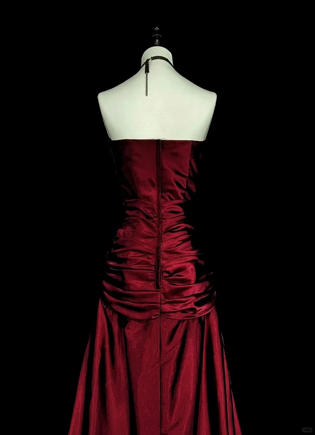 Vintage Strapless Satin Pleated Appliques Evening Dress Burgundy Long Party Dress D5376