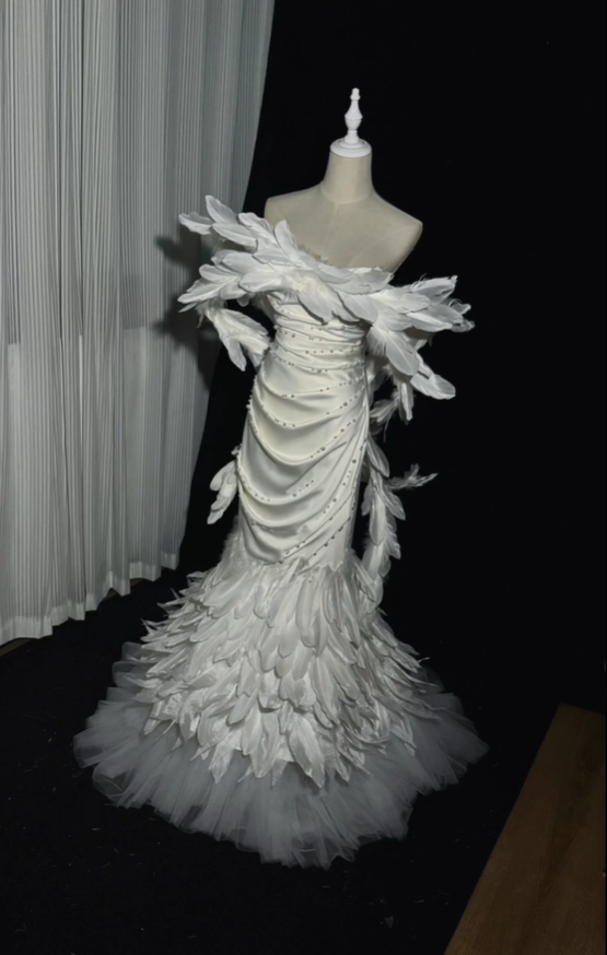 Glamorous Strapless White Tulle Feathers Mermaid Long Evening Dress Party Dress D5169