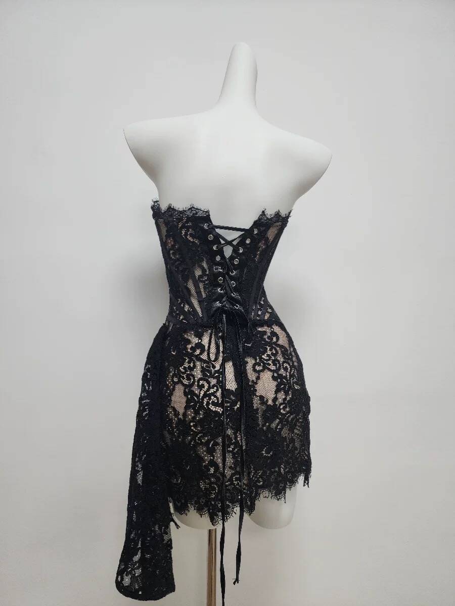 Sexy Burgundy Strapless Lace Sheath Short Cocktail Dress Homecoming Dress D002