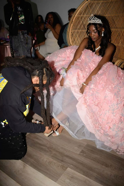 Glamorous Pink Sweetheart Neck Tulle Sequin Appliques Ball Gown Sweet 16 Dress Princess Quinceanera Dress D1439