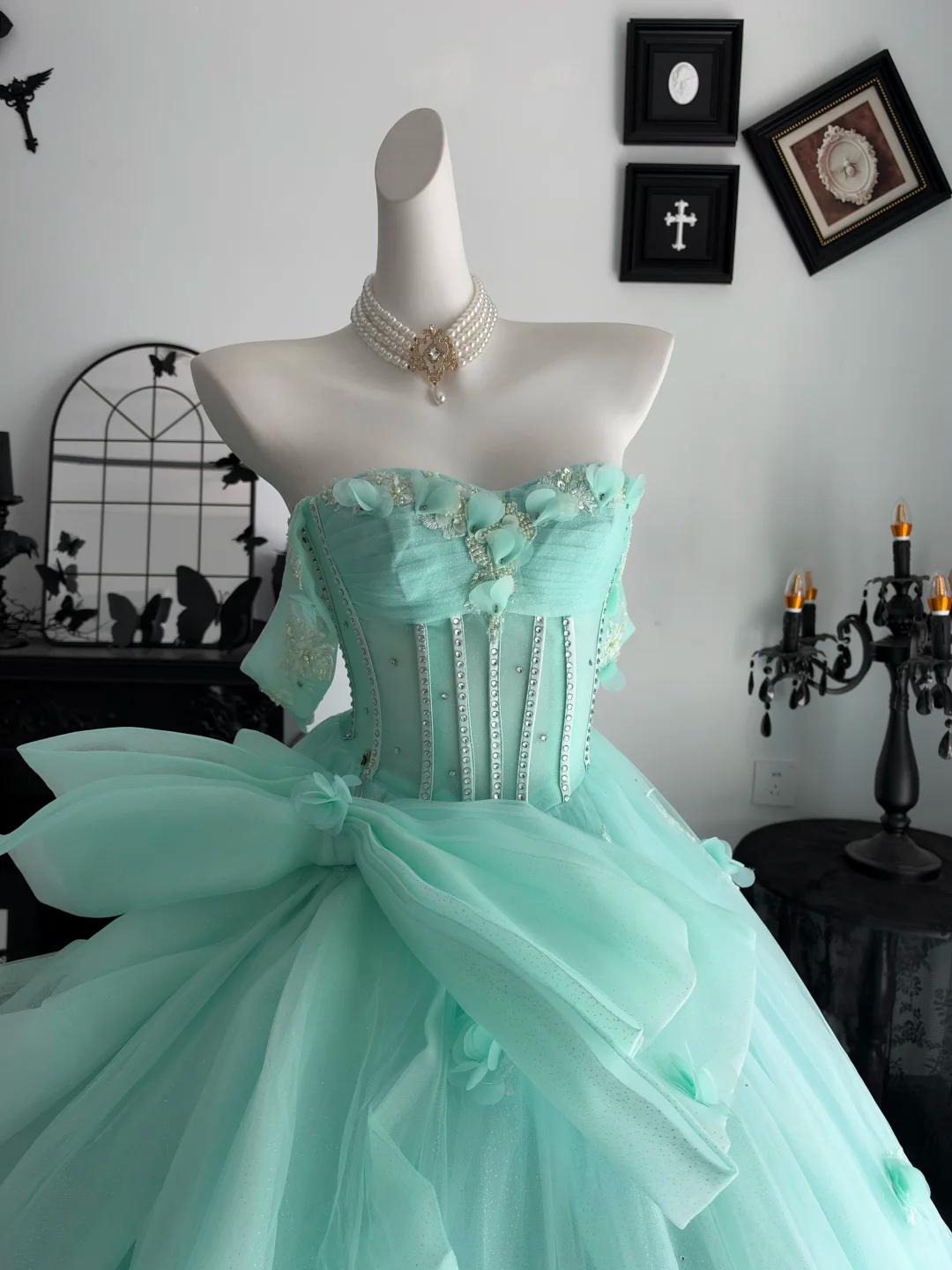 Pretty Green Quinceanera Dress Off The Shoulder Tulle Appliqued Beaded Ball Gown Sweet 15 Dress With Bow D4707