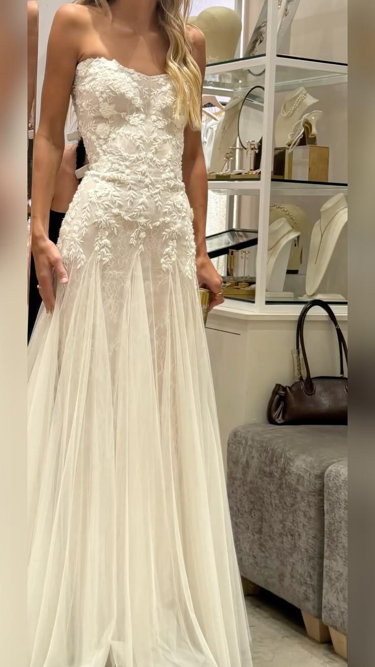 Timeless Strapless White Tulle Lace Mermaid Long Wedding Dress D5319