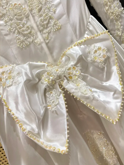 Pretty Off The Shoulder Long Sleeves Satin Lace Appliques Beaded Ball Gown White Long Wedding Dress D2036