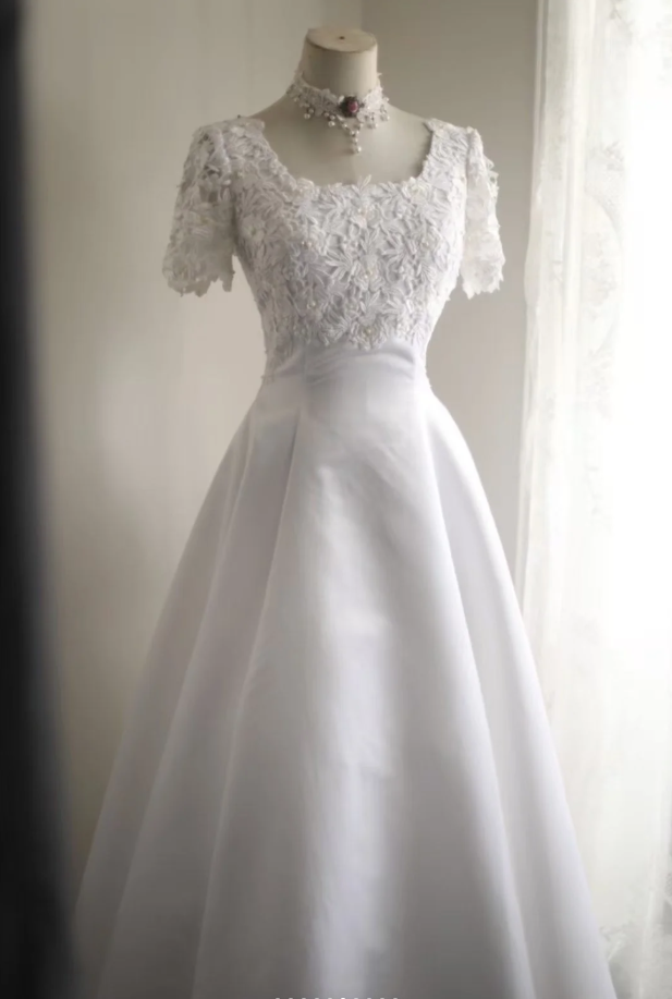 Classy Lace Appliques Satin A Line White Long Wedding Dress Bridal Dress D1269