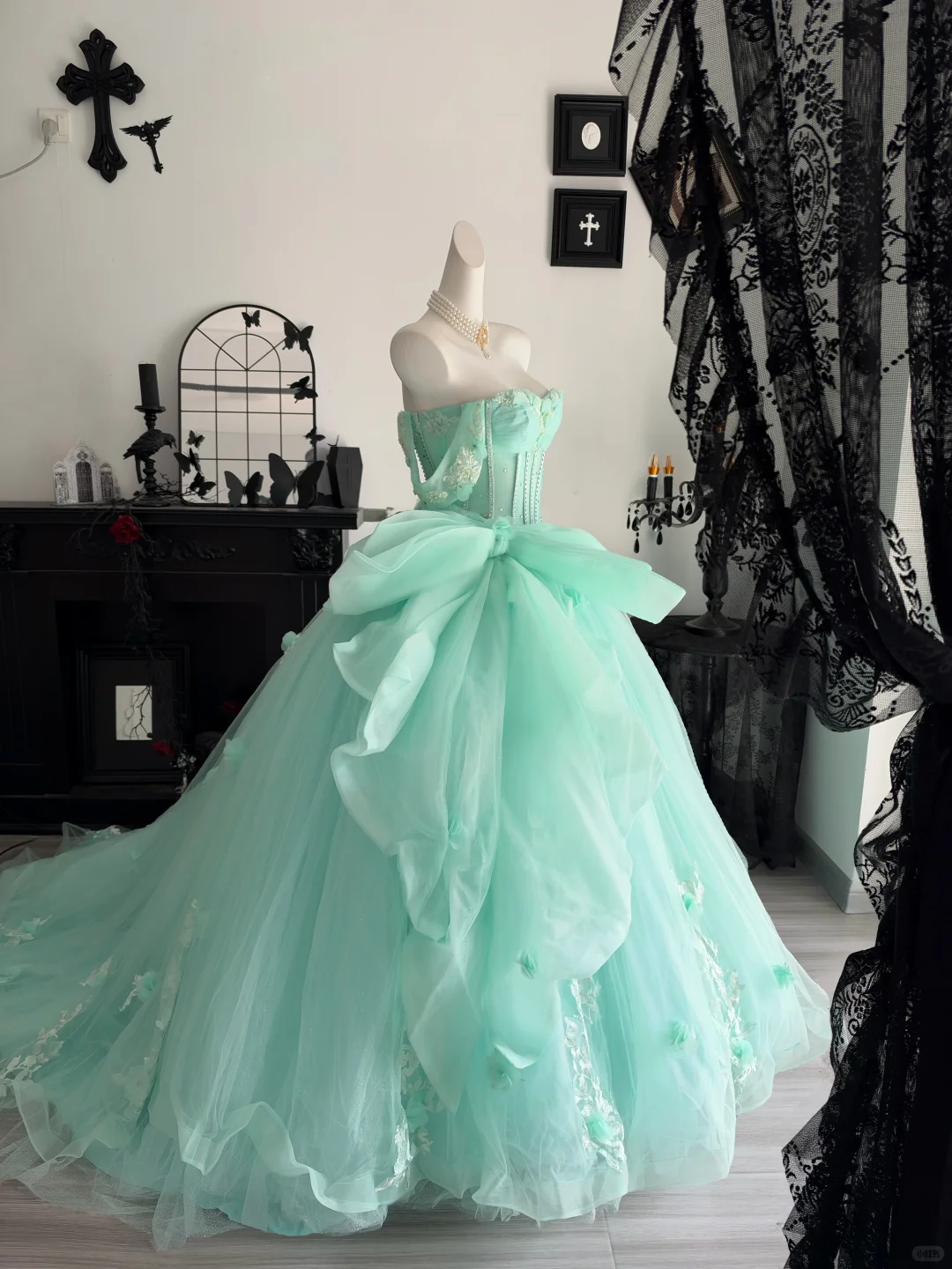 Pretty Green Quinceanera Dress Off The Shoulder Tulle Appliqued Beaded Ball Gown Sweet 15 Dress With Bow D4707