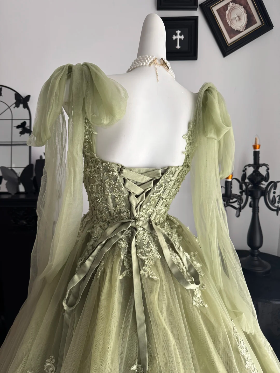 Elegant Bow Straps Ball Gown Sage Green Tulle Appliques Beaded Quinceanera Dresses D3730