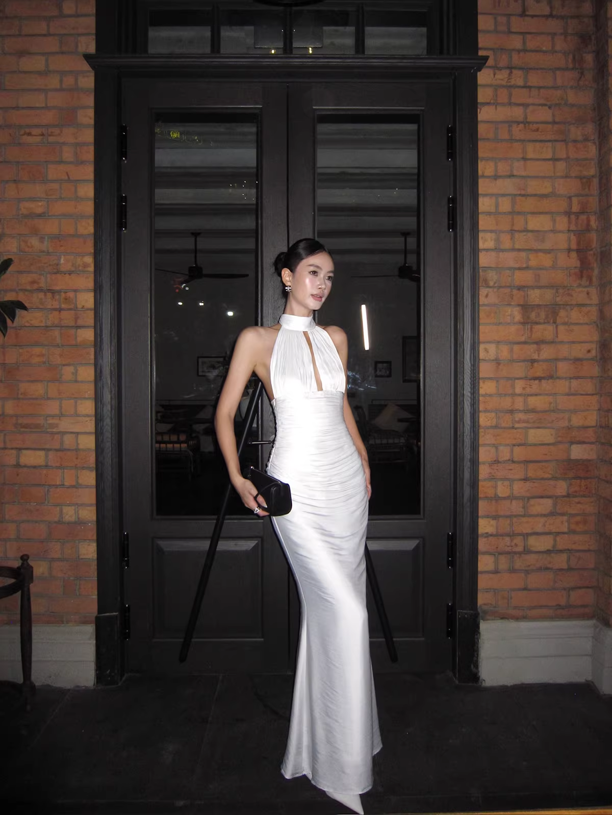 Sexy Halter White Satin Pleated Mermaid Long Wedding Guest Dress Birthday Prom Dress Evening Gown D2130