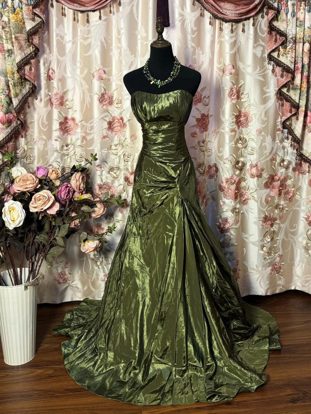 Elegant Olive Green Strapless Satin Pletaed Mermaid Long Wedding Guest Dress Formal Birthday Party Dress D2012