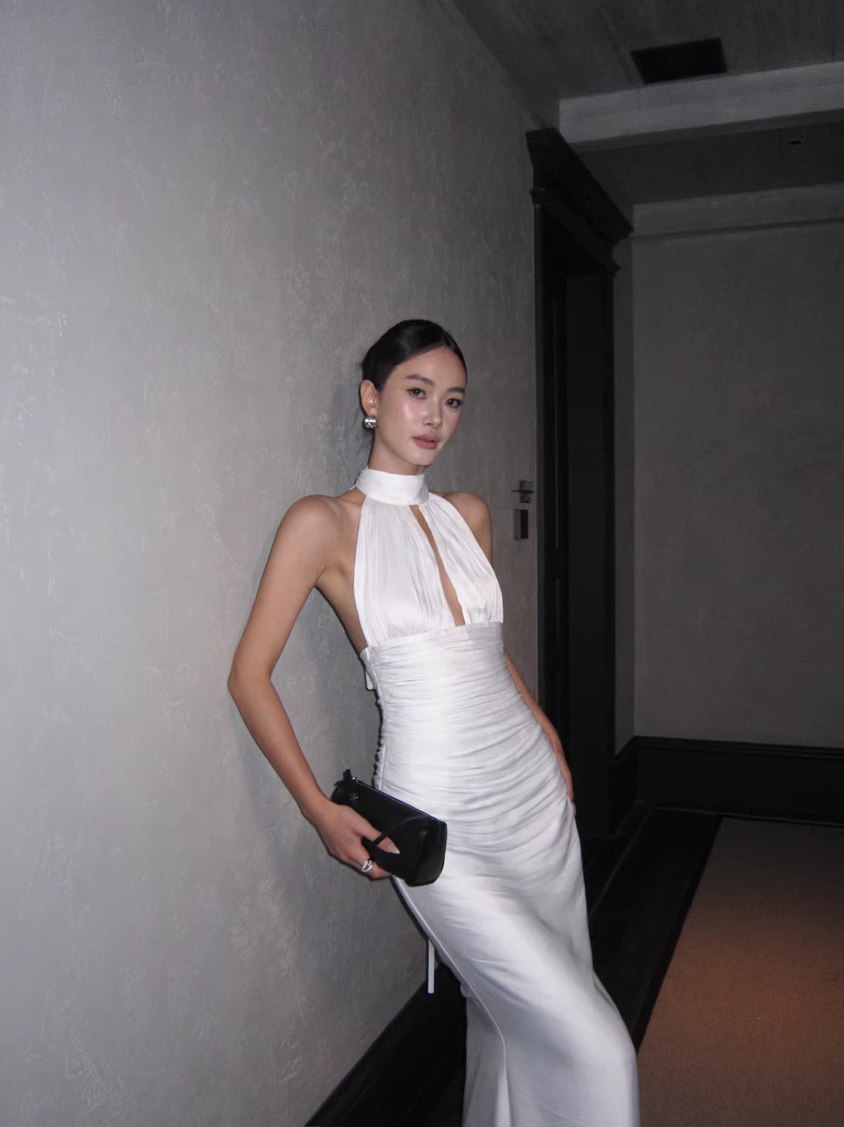 Sexy Halter White Satin Pleated Mermaid Long Wedding Guest Dress Birthday Prom Dress Evening Gown D2130