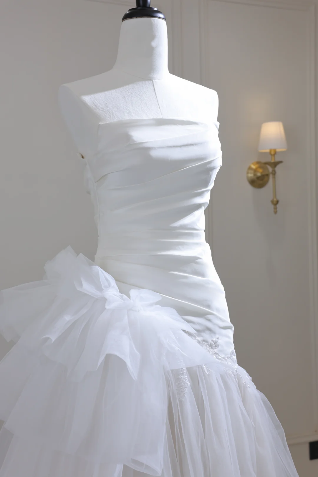 Elegant White Strapless Satin Tulle Mermaid Long Wedding Dress Bridal Gowns D3090