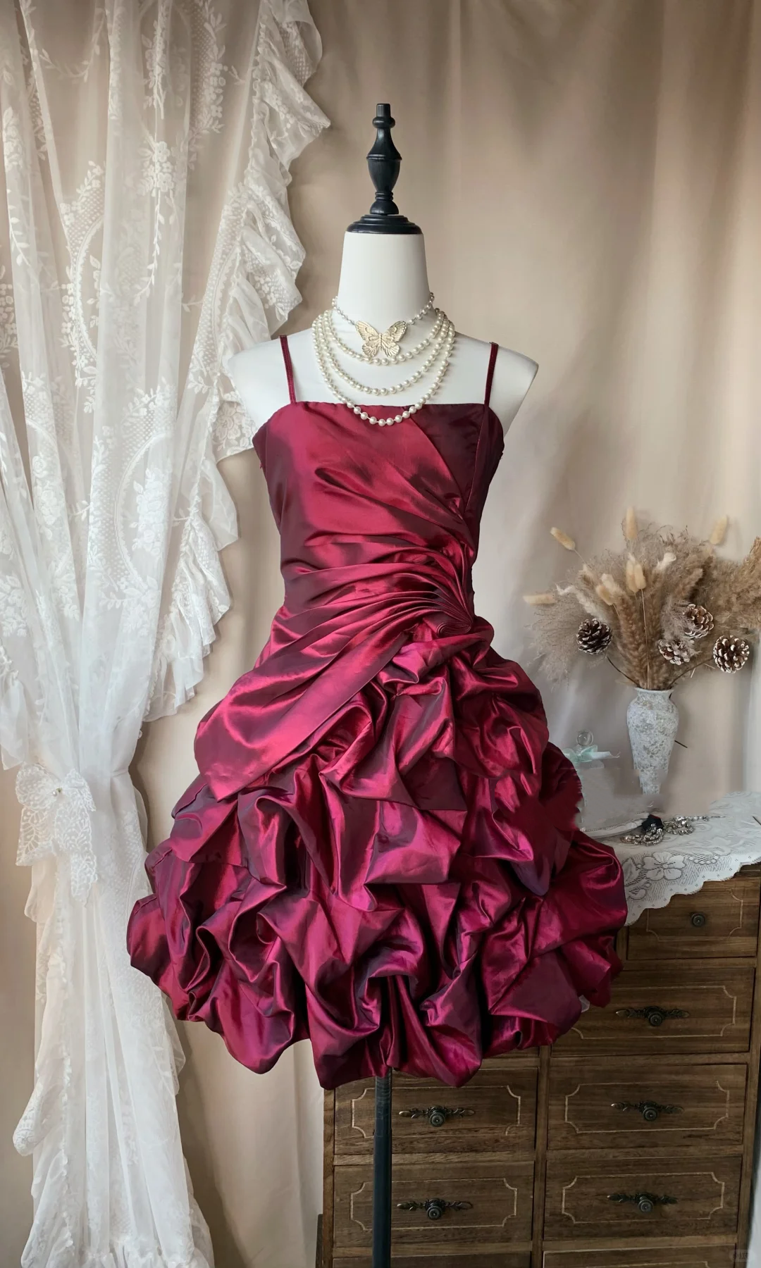Stylish Spaghetti Straps Burgundy Satin Pleated Short Homecoming Dress Cocktail Dress D3189