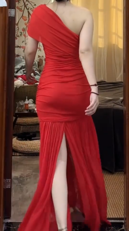 Elegant One Shoulder Red Chiffon Pleated Mermaid Prom Dress Long evening Gown  D1237
